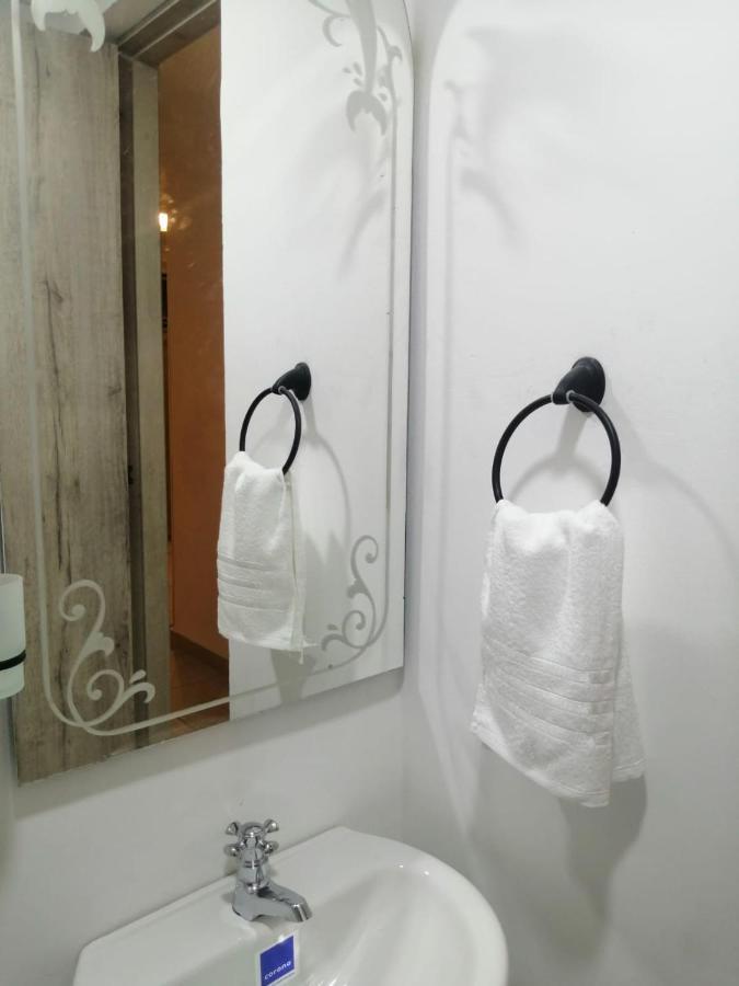 Green House Habitaciones 布卡拉曼加 外观 照片