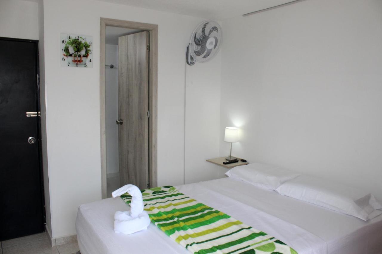 Green House Habitaciones 布卡拉曼加 外观 照片