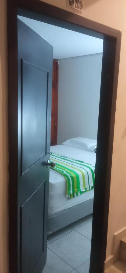 Green House Habitaciones 布卡拉曼加 外观 照片