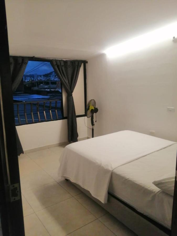 Green House Habitaciones 布卡拉曼加 外观 照片